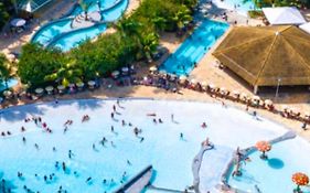 Apto Completo Com Parque Aquatico 24 Horas Lacqua Diroma